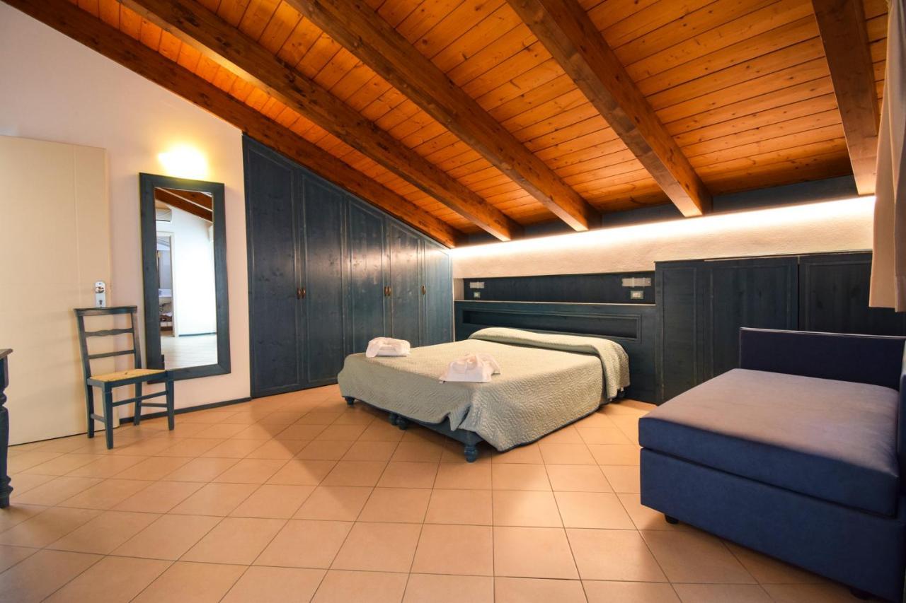 Hotel La Plage Cattolica Esterno foto