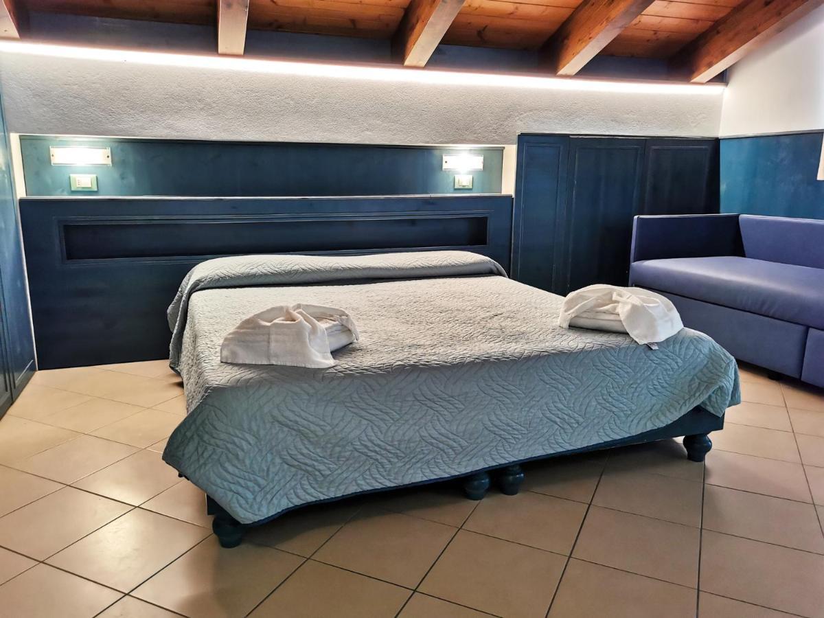 Hotel La Plage Cattolica Esterno foto