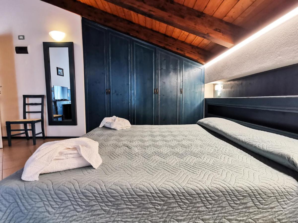 Hotel La Plage Cattolica Esterno foto