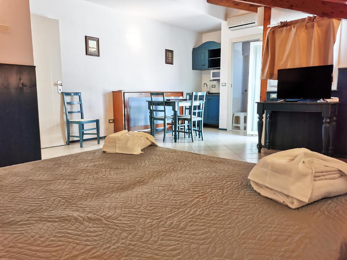 Hotel La Plage Cattolica Esterno foto