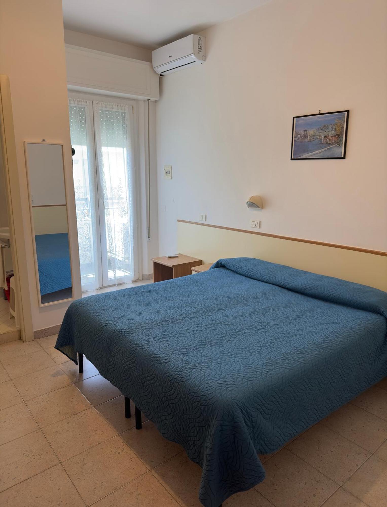 Hotel La Plage Cattolica Esterno foto
