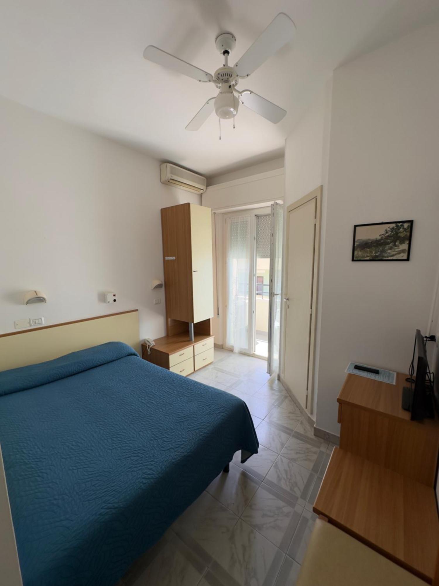 Hotel La Plage Cattolica Esterno foto