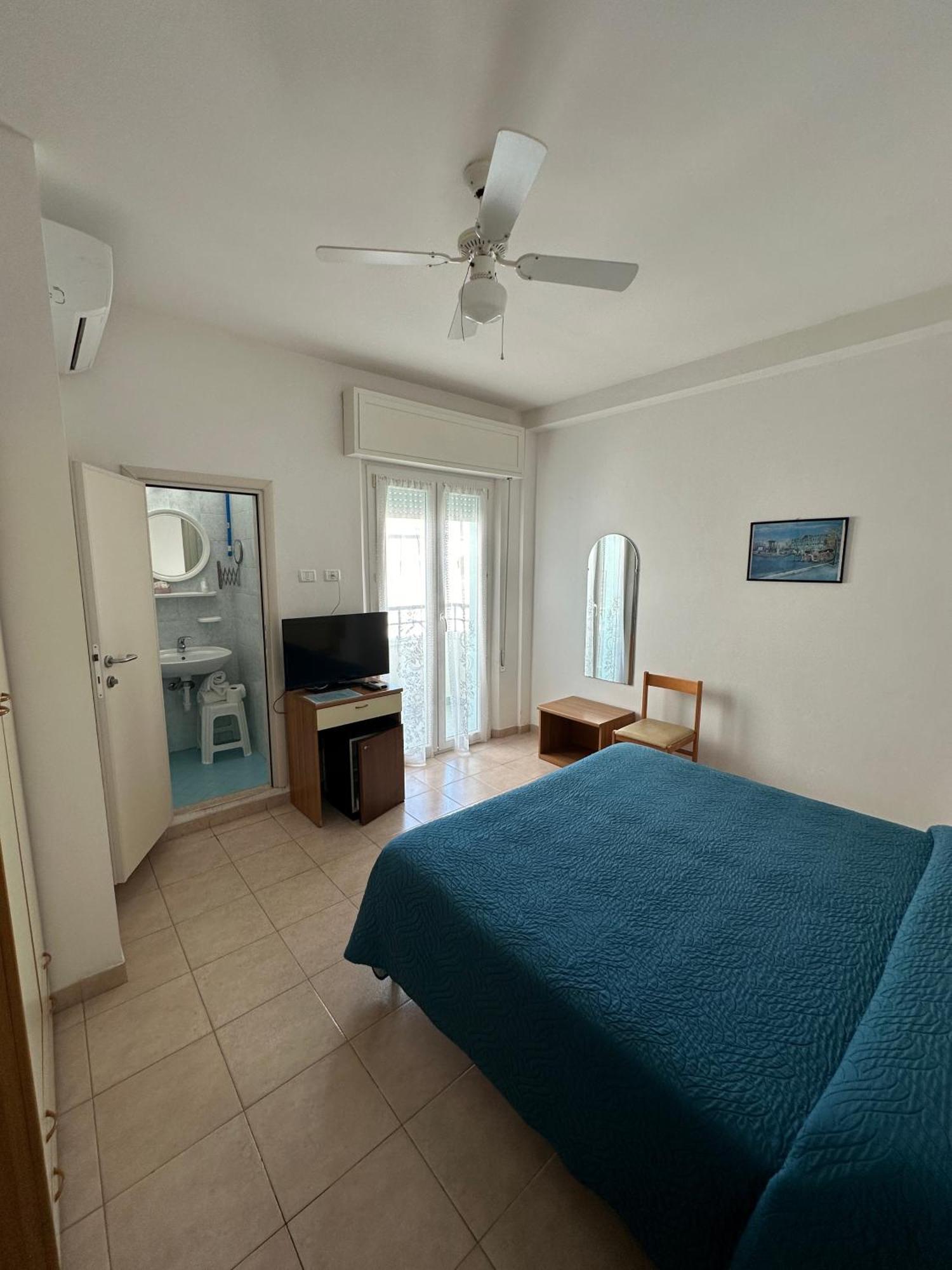 Hotel La Plage Cattolica Esterno foto