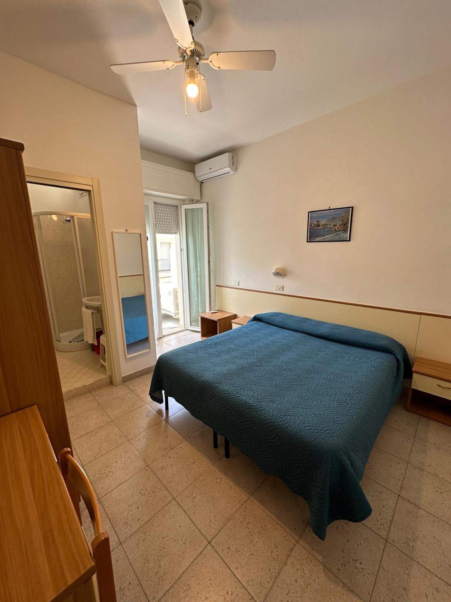 Hotel La Plage Cattolica Esterno foto