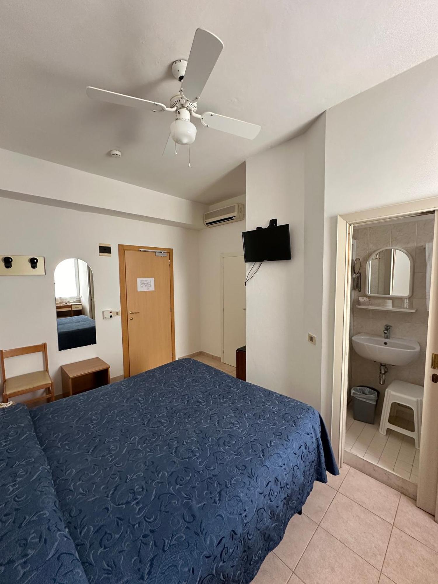 Hotel La Plage Cattolica Esterno foto
